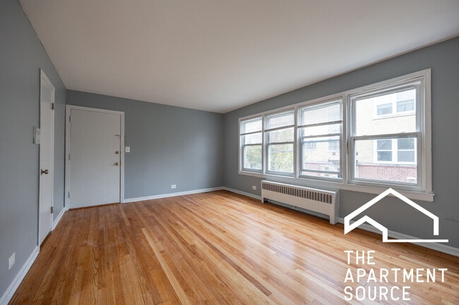 Building Photo - 6719 N California Ave