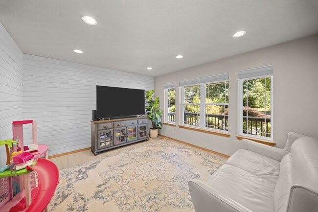 Building Photo - 1207 Arcadia St NW