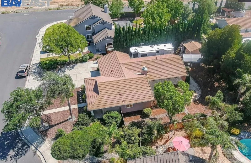 Foto principal - 1166 Saddleview Ct