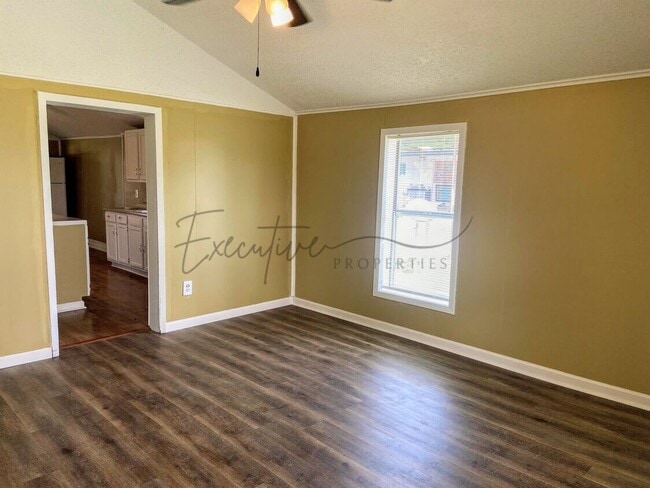 Building Photo - Affordable 2-Bed Home in Sulphur with Grea...