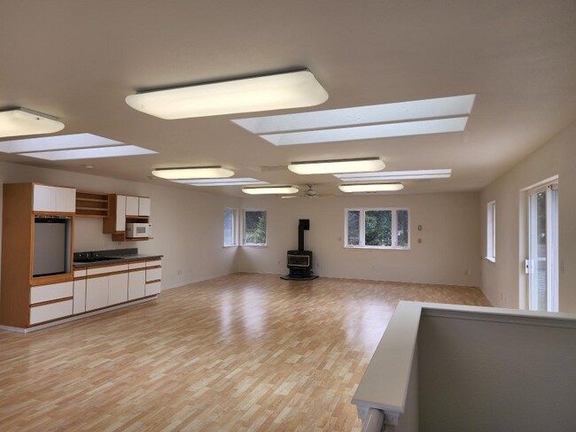 Building Photo - 3427 Yorkshire Dr SE