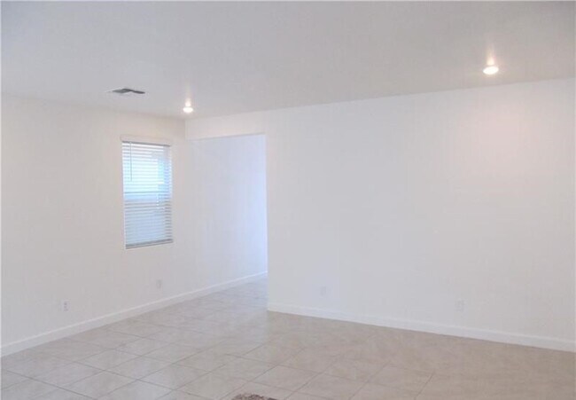 Building Photo - 4151 Nopal Serrano Ave