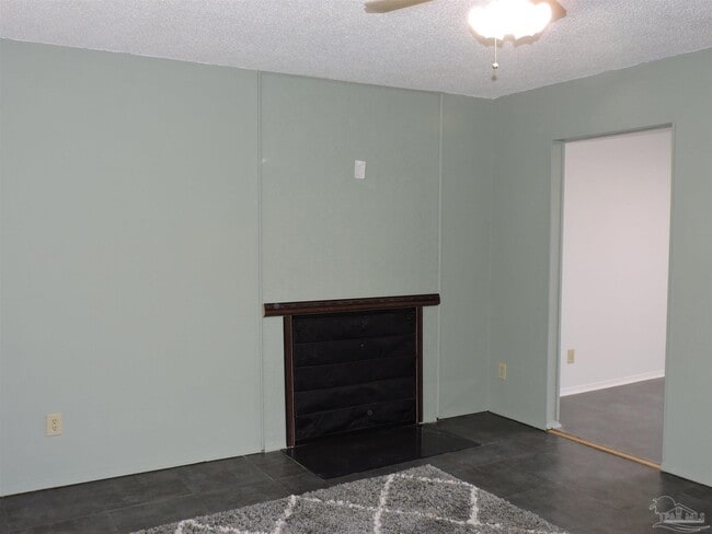Building Photo - 2811 Langley Ave