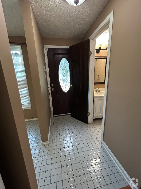 Building Photo - 8551 Castlemill Cir