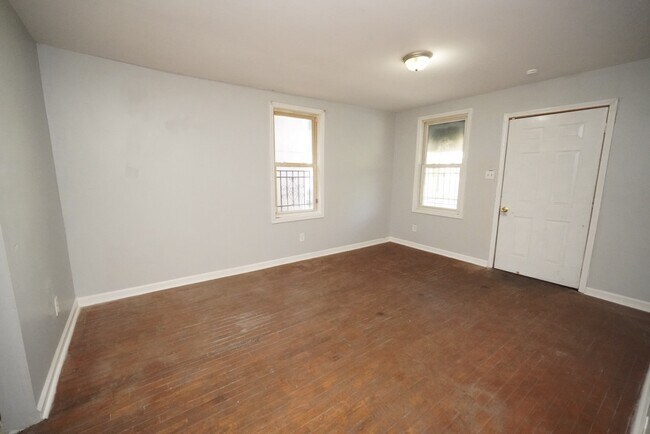 Building Photo - 5625 Terrace Ave