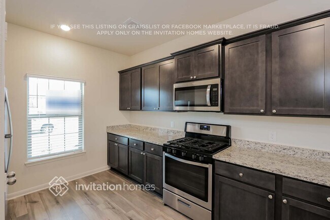 Building Photo - 3023 Chico Dr