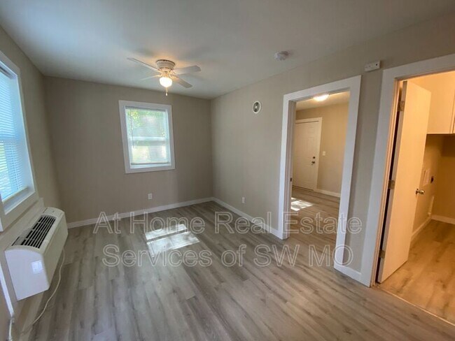 Foto del edificio - 511 S Scenic Ave