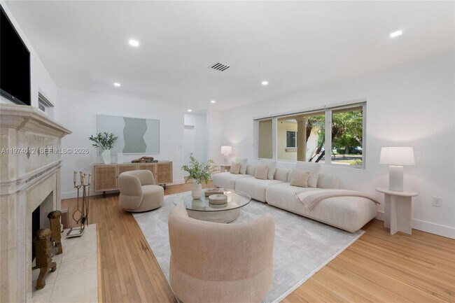 Building Photo - 5211 Granada Blvd