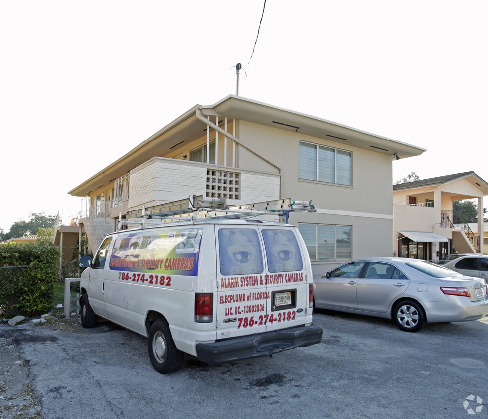 Foto principal - 251 NW 57th Ave