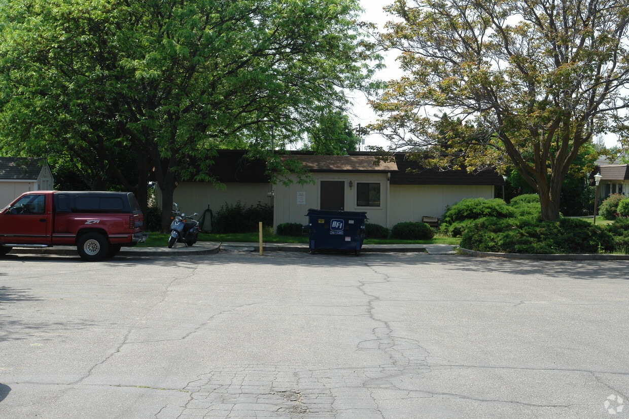 Building Photo - Pond Street Apartments