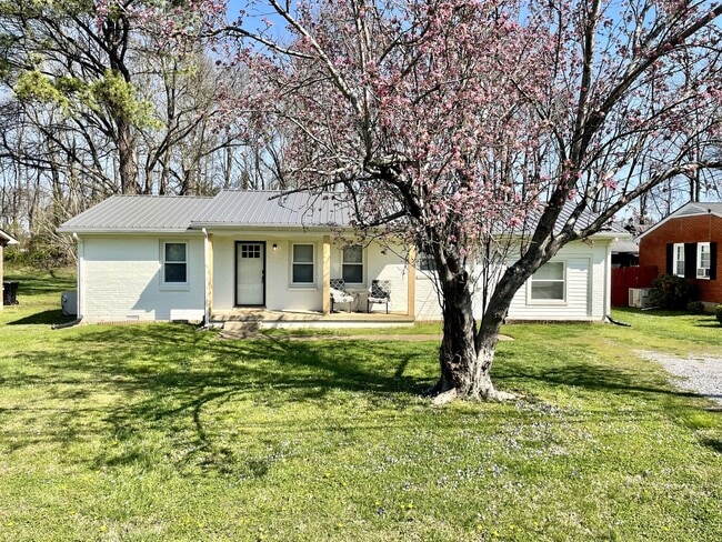 Foto del edificio - 214 Chapman Ln