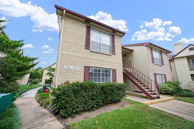 Building Photo - 2120 El Paseo St