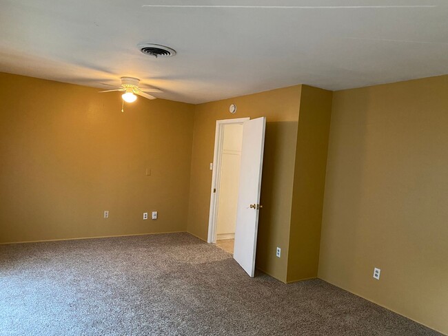 Building Photo - Freshly Renovated 3 Bedroom Home for Lease in North Shreveport