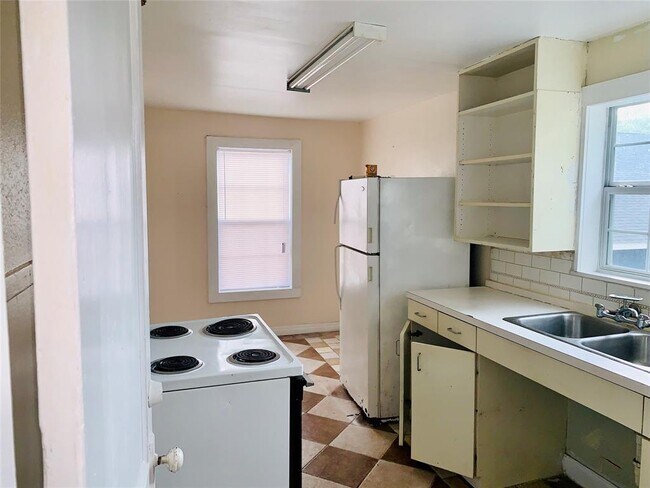 Building Photo - 1408 Dismuke St