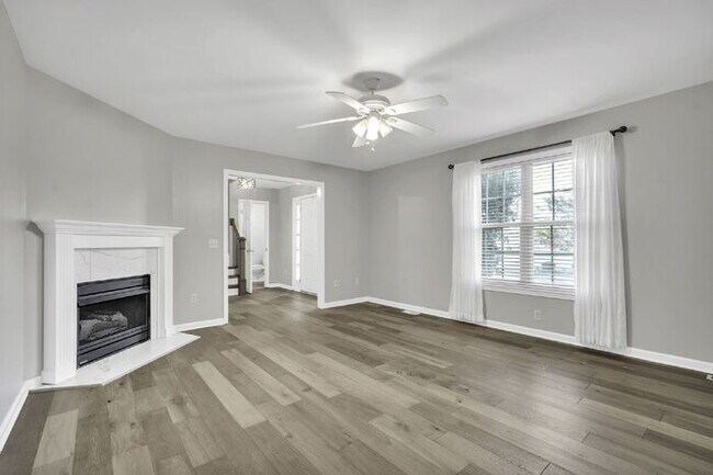 Foto del edificio - Charming 3BR/3BA Home with Lawn Care Included - Prime Simpsonville Location!
