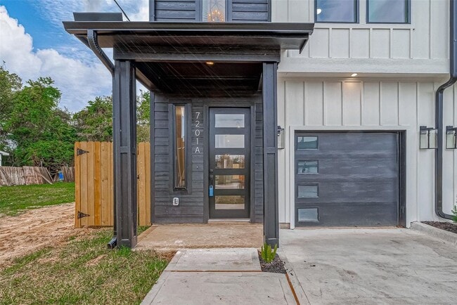Building Photo - 7201 Edmont Ln