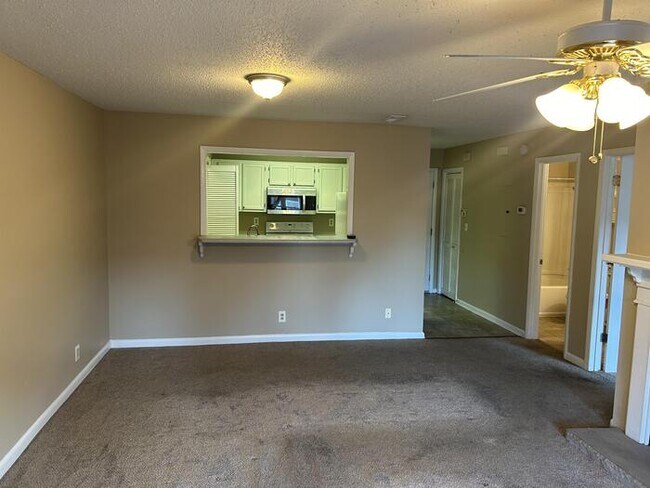 Foto del edificio - 1 Bed / 1 Bath Condo for Rent in Huntsvill...