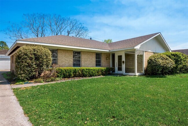 Building Photo - 5118 Sanford Rd