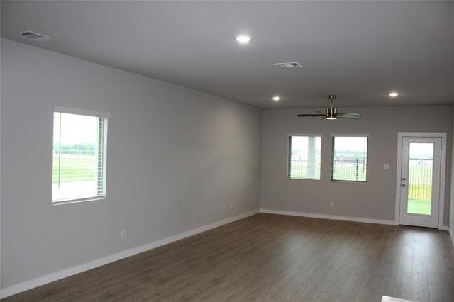 Foto del edificio - 144 Millwood Rd