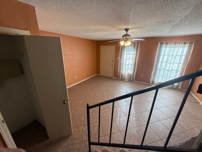 Foto del edificio - 2331 Justin Ln