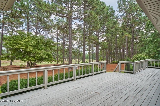 Building Photo - 11 Cardinal Dr
