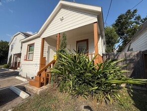Building Photo - 2514 Gano St