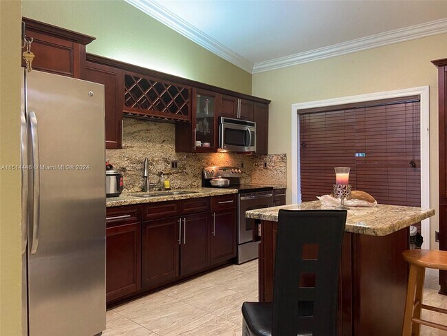 Foto del edificio - 6972 NW 179th St