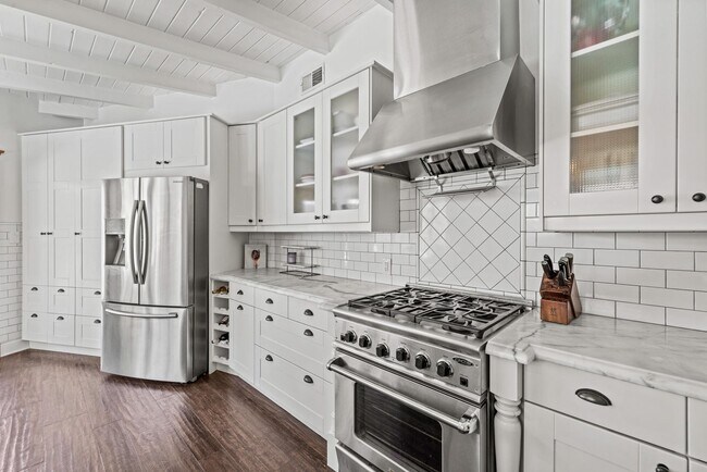 Building Photo - 11408 Decente Ct