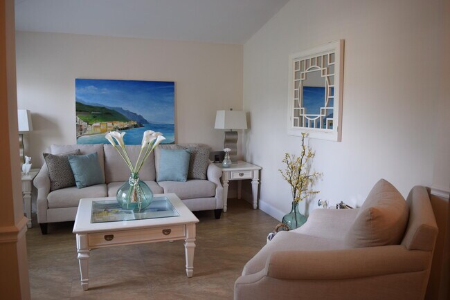 Foto del edificio - 384 SW North Shore Blvd