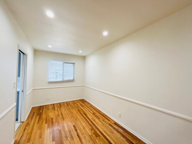 Foto del edificio - 7611 Lexington Ave