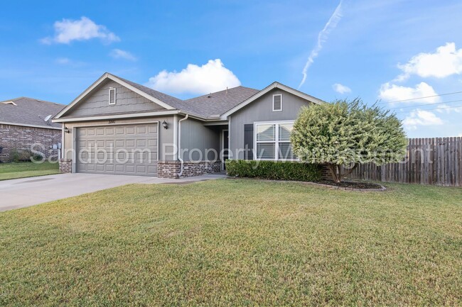 Foto del edificio - FOR LEASE | Jenks Home | 4 Bed, 2.5 Bath $...