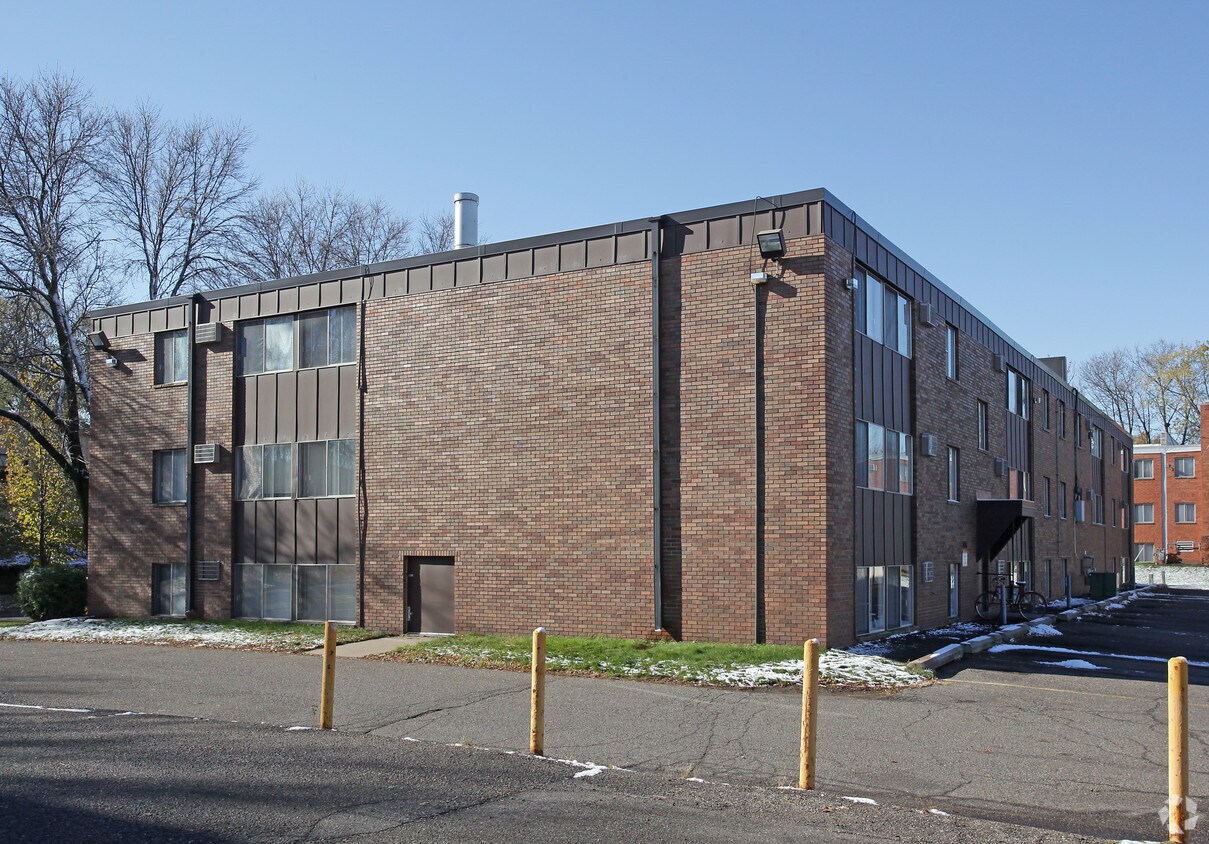 West Hyacinth Apartments Apartments in Saint Paul, MN