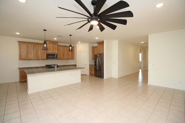 Building Photo - 12330 W Northview Ave