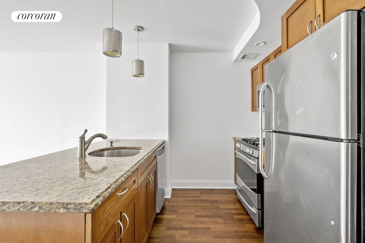 Primary Photo - 721 Flushing Ave