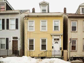 Building Photo - 936 Ferry St