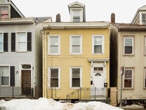 Building Photo - 936 Ferry St