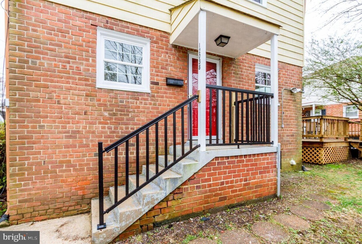 Primary Photo - 12038 Claridge Rd