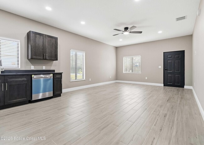 Building Photo - 1649 Belem St SE