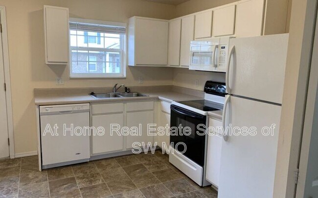 Foto del edificio - 1820 W Walnut Lawn St