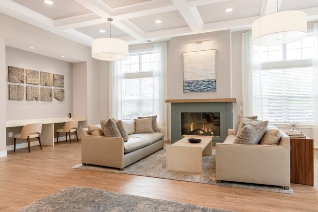 Casa club con chimenea - Hamilton Greene