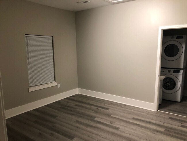 Foto del edificio - 1438 Indianola St