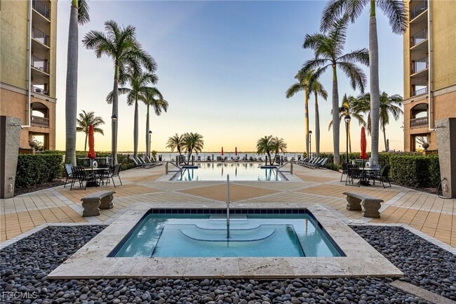 Foto del edificio - 2825 Palm Beach Blvd