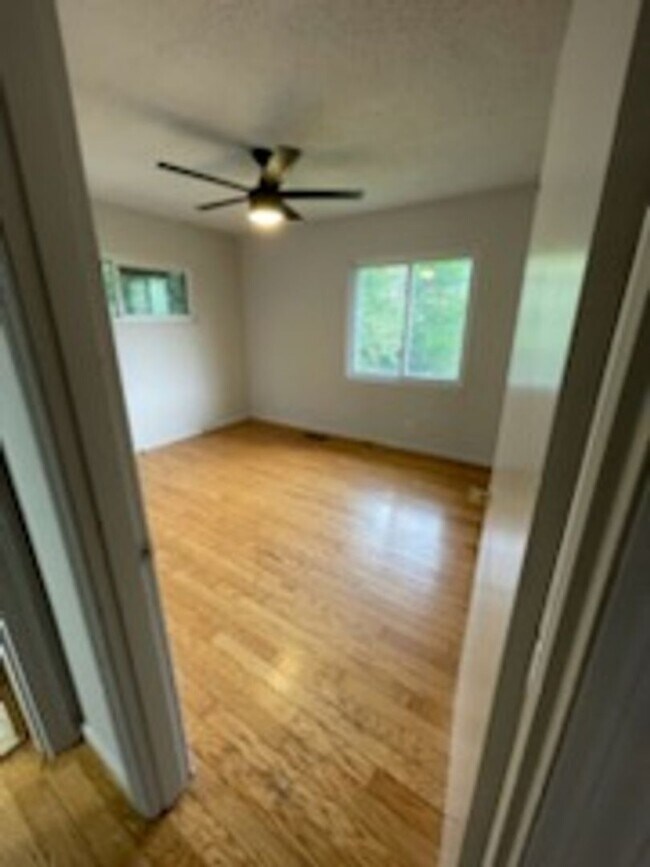 Foto del edificio - Large 4 Bedroom 2 Bathroom House for Rent