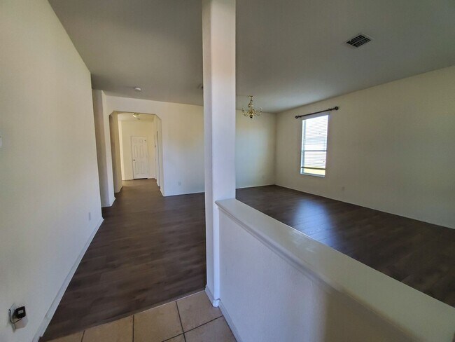 Building Photo - 7914 Derby Vista