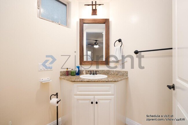 Foto del edificio - 1424 Thomas Ave