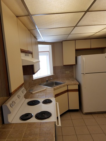 Kitchen - 4180 Williamsburg Ct