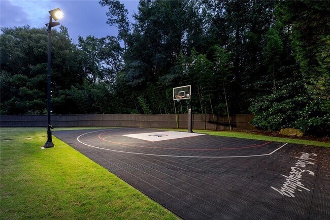 Building Photo - 11140 W Rd