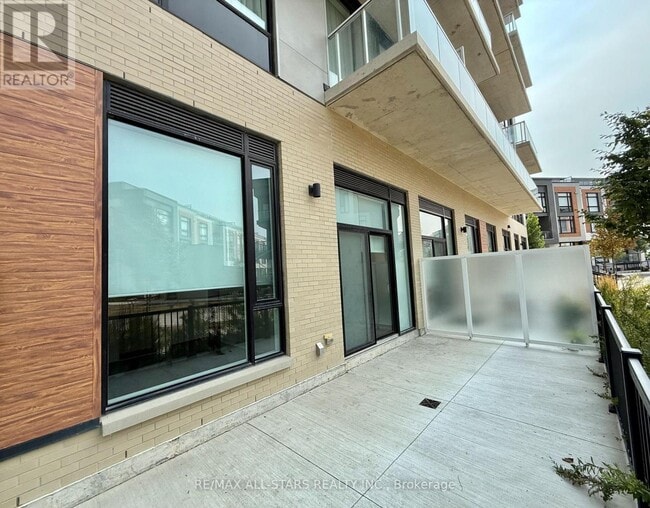 Building Photo - 6-116 David Eyer Rd