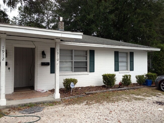 Photo - Fall 2026!! Live steps from Ben Hill Griff... House