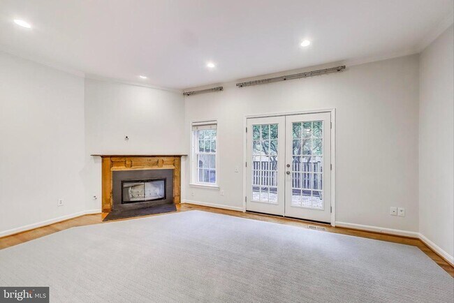 Foto del edificio - 1325 Chetworth Ct